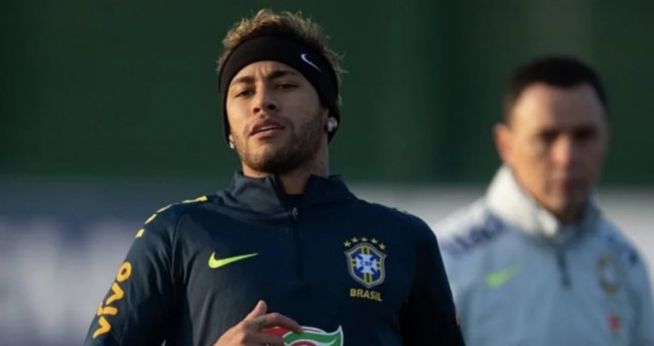 Una foto de Neymar durante un entrenamiento con Brasil