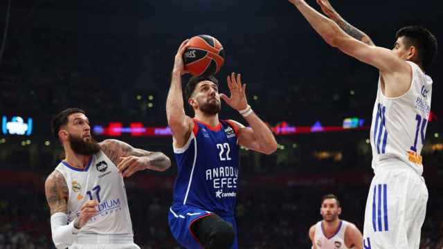 El Efes tumba al Madrid y se lleva la Euroliga / REDES