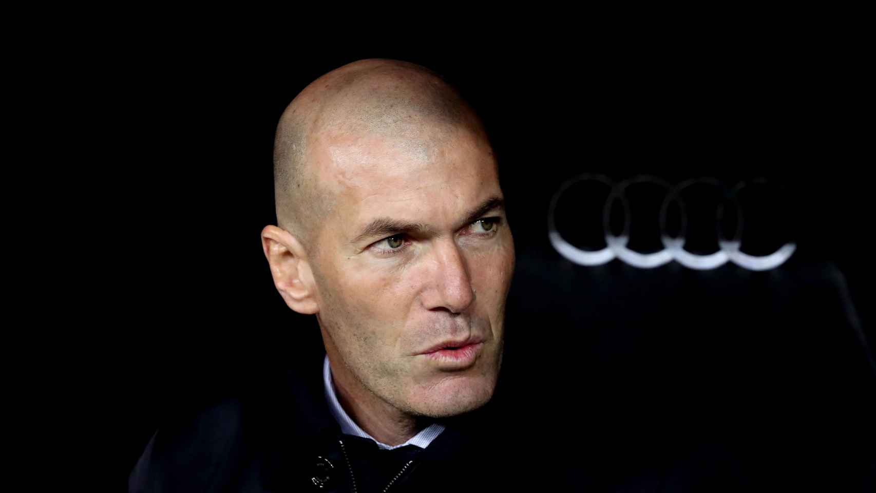 Zidane en el banquillo durante el Real Sociedad-Real Madrid / EFE