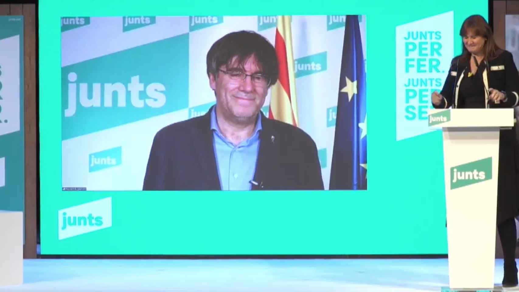 La candidata de JxCat, Laura Borràs, junto a Puigdemont