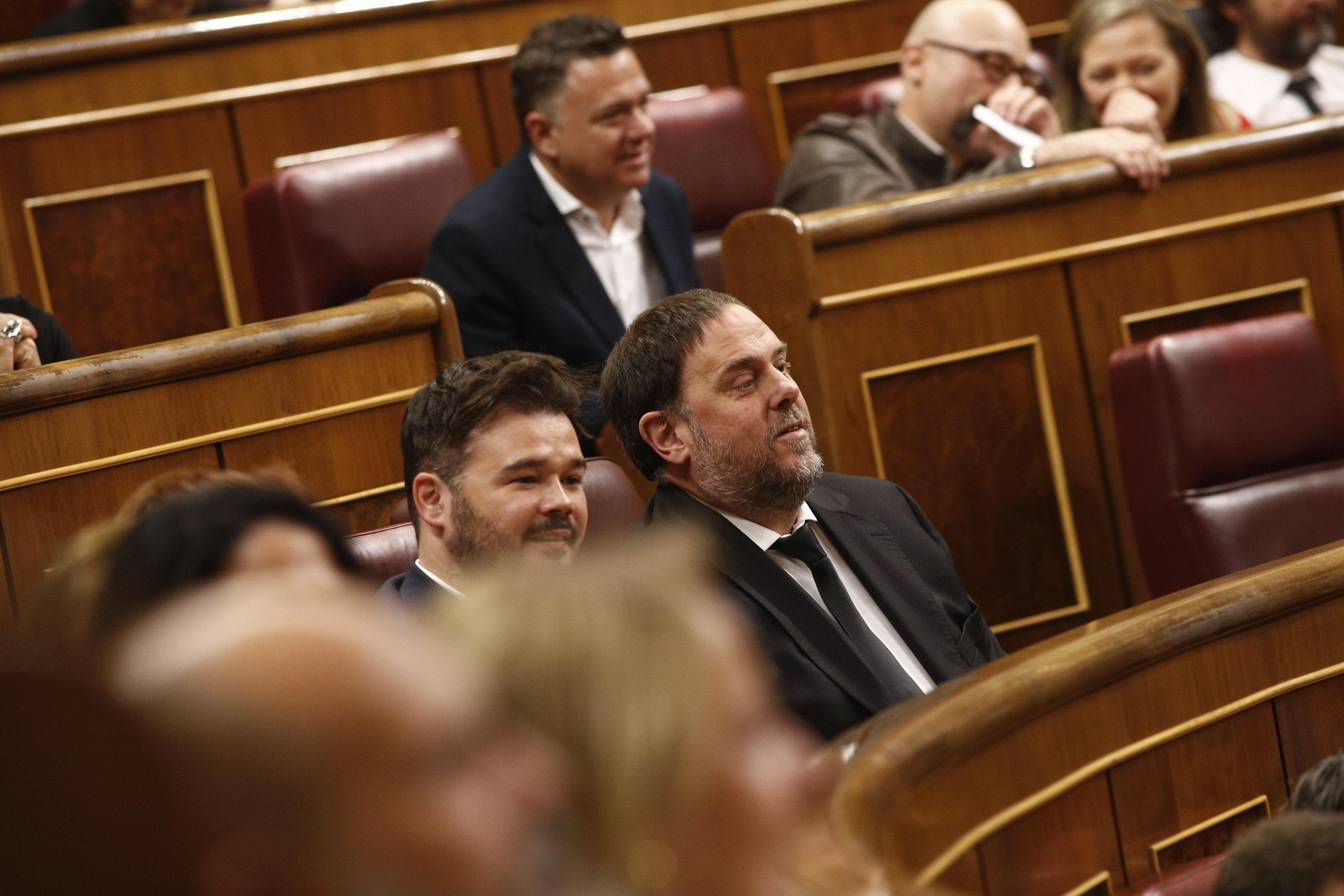 El líder de ERC, Oriol Junqueras, junto a Gabriel Rufián en el Congreso de los Diputados / EUROPA PRESS