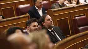El líder de ERC, Oriol Junqueras, junto a Gabriel Rufián en el Congreso de los Diputados / EUROPA PRESS