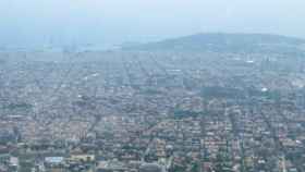 Imagen de la contaminación en Barcelona desde el parque natural de Collserola / CG