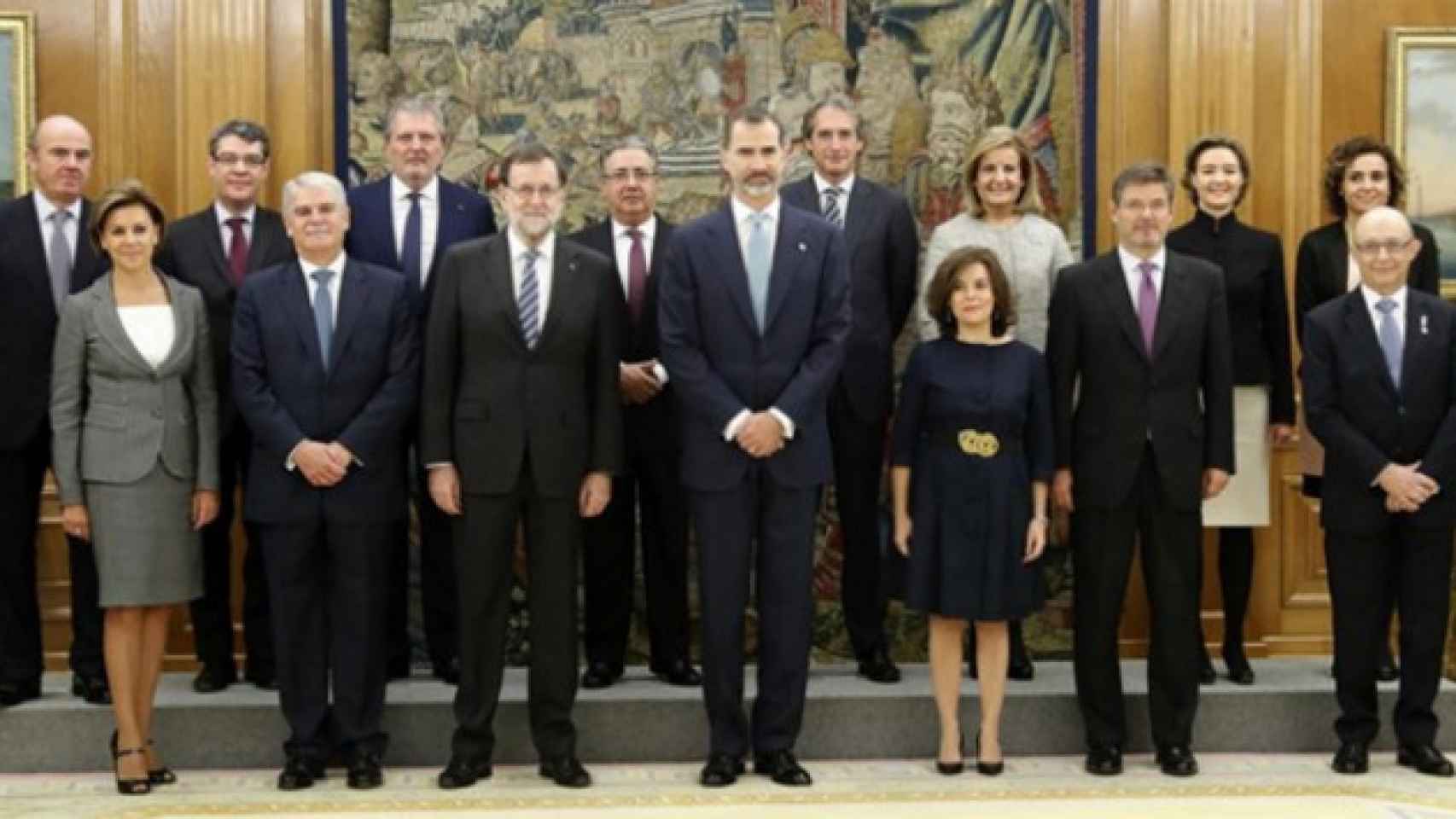 Los 13 ministros y ministras del nuevo Gobierno de Mariano Rajoy han jurado o prometido su cargo este viernes ante el Rey y los máximos representantes de los tres poderes del Estado