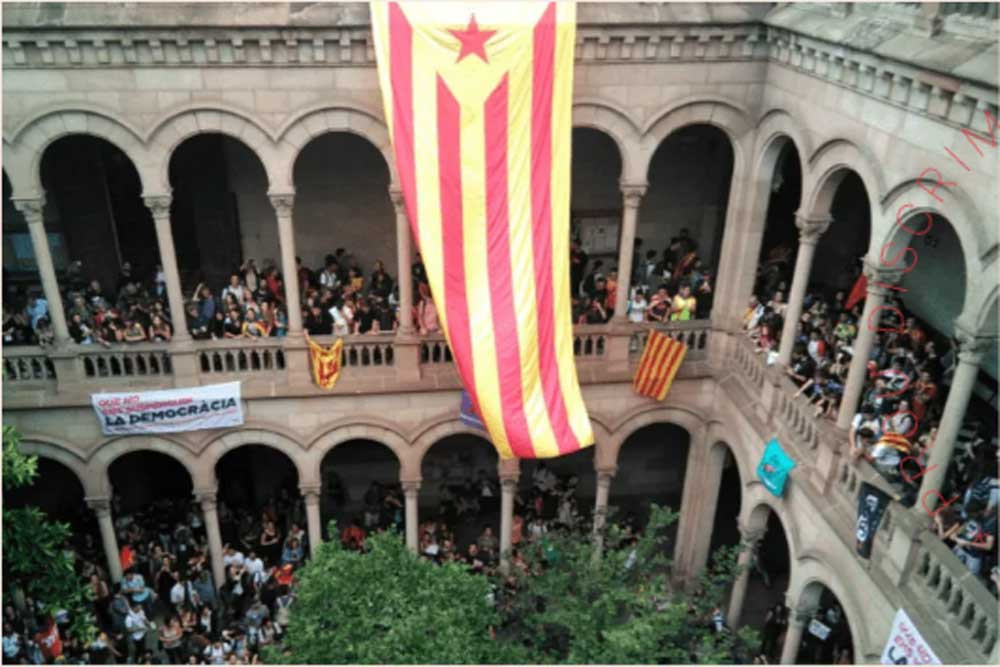 Imagen de una universidad catalana en la web de Plataforma per la Llengua