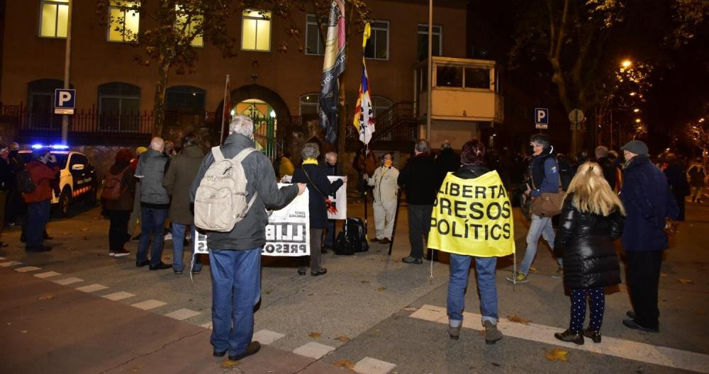 Manifestación en apoyo a la expresidenta del Parlament Carme Forcadell organizada por la ANC antes de su reingreso en la cárcel de Wad-Ras, en Barcelona / EUROPA PRESS