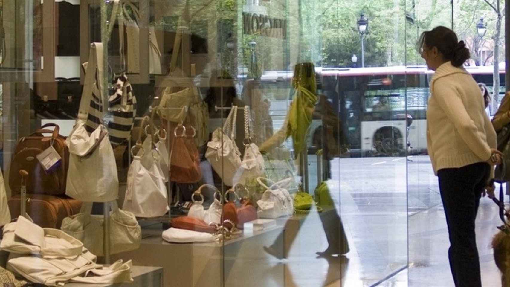 Escaparate de una tienda en Barcelona, ciudad en la que se aprobó el acuerdo social de horarios comerciales / CÁMARA DE BARCELONA - EUROPA PRESS