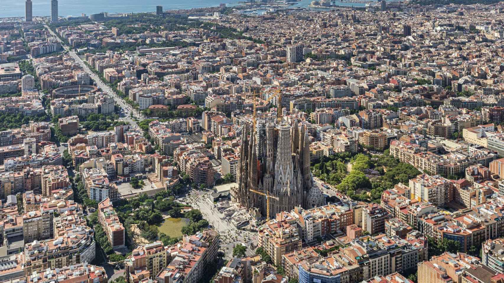 La Basílica de la Sagrada Familia, en Barcelona, vista desde el aire / EP