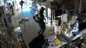 Dos cacos protagonizan uno de los robos en Mataró: el de la farmacia de L'Havana
