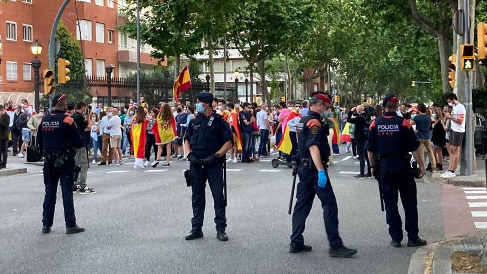 Cordón de Mossos d'Esquadra ante la protesta en Barcelona / EB