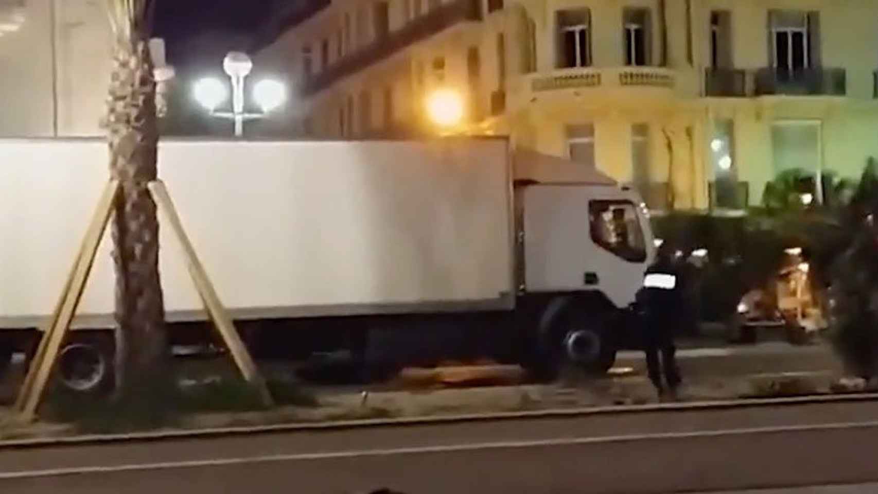 Captura del vídeo que muestra como la policía abate al autor del ataque terrorista de Niza.