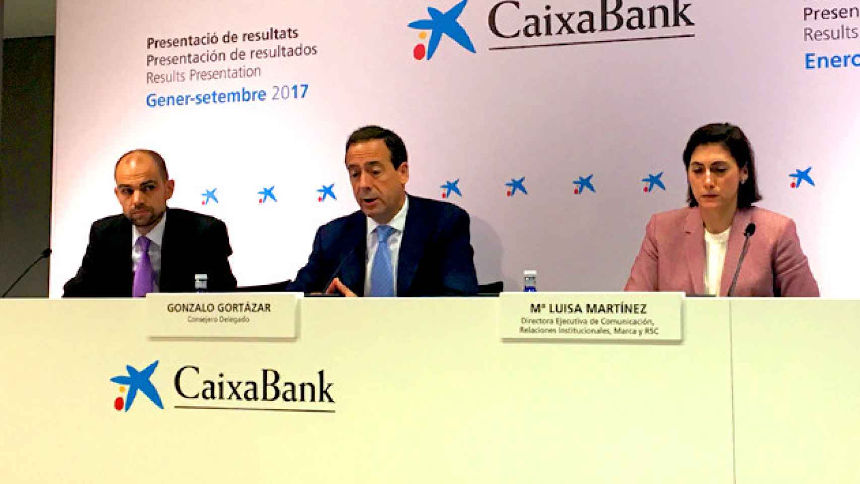 Gonzalo Gortázar (c), consejero delegado de Caixabank en la presentación de los resultados trimestrales en Valencia, la nueva sede / CG