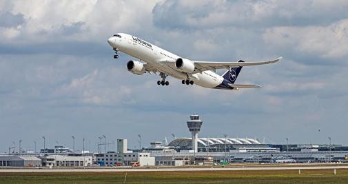 Un avión de Lufthansa despegando del aeropuerto de Múnich-Franz Josef Strauss / AEROPUERTO MÚNICH