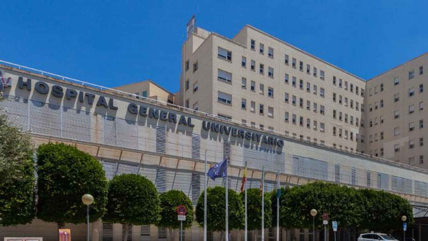 El Hospital General Universitario de Alicante, donde se diagnosticó el primer caso en el mundo de reacción alérgica al semen / WIKIPEDIA