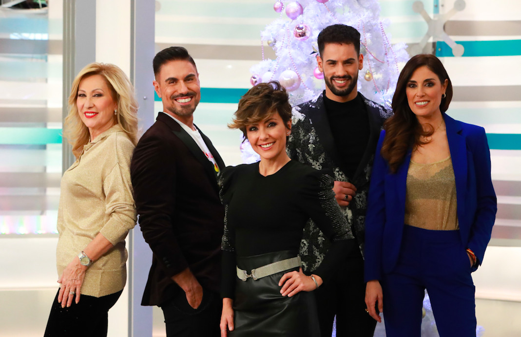 Sonsoles Ónega junto a sus compañeros del programa de Telecinco 'Ya es mediodía' / AGENCIAS