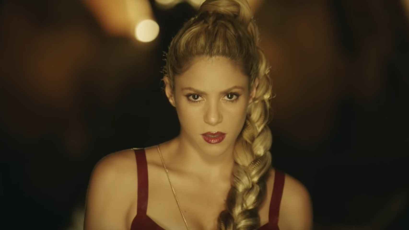 Shakira en su videoclip Perro fiel / YOUTUBE