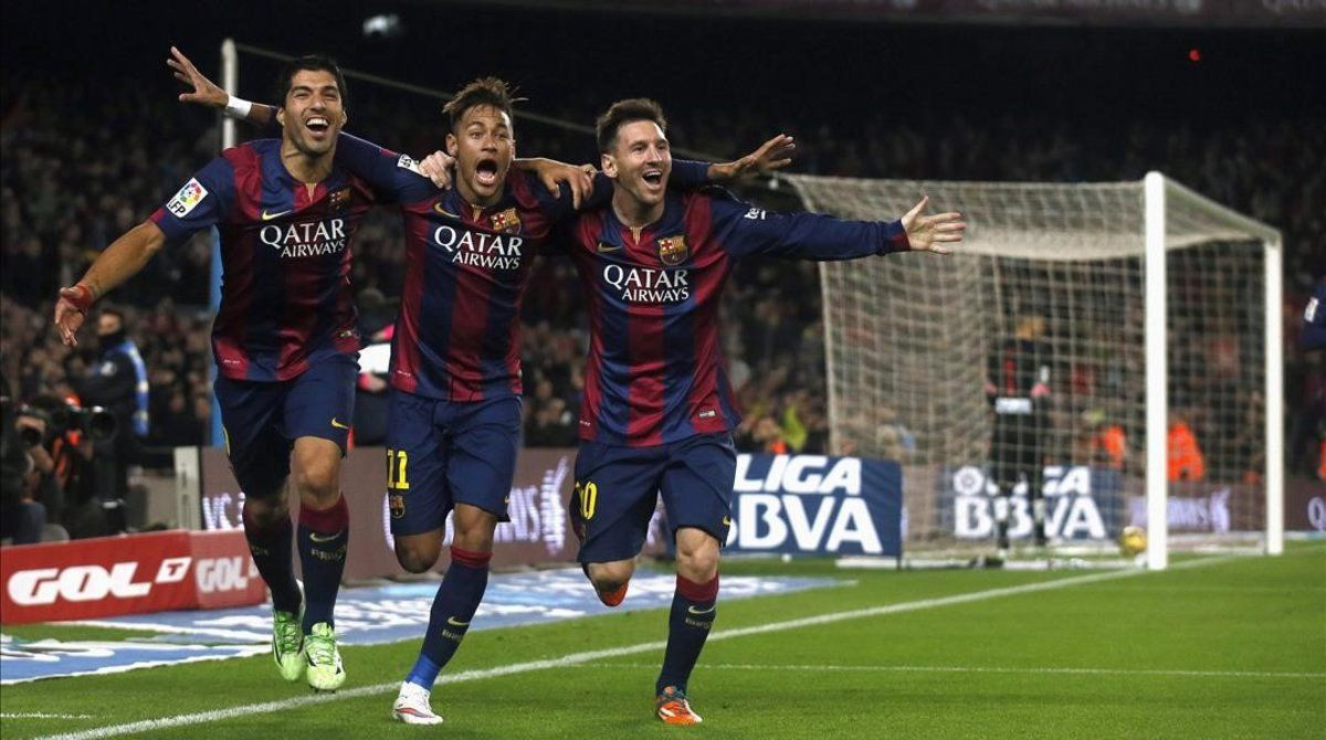 Suárez, Neymar y Messi celebran el tercer gol del Barça al Atlético, el 11 de enero de 2015 / REDES