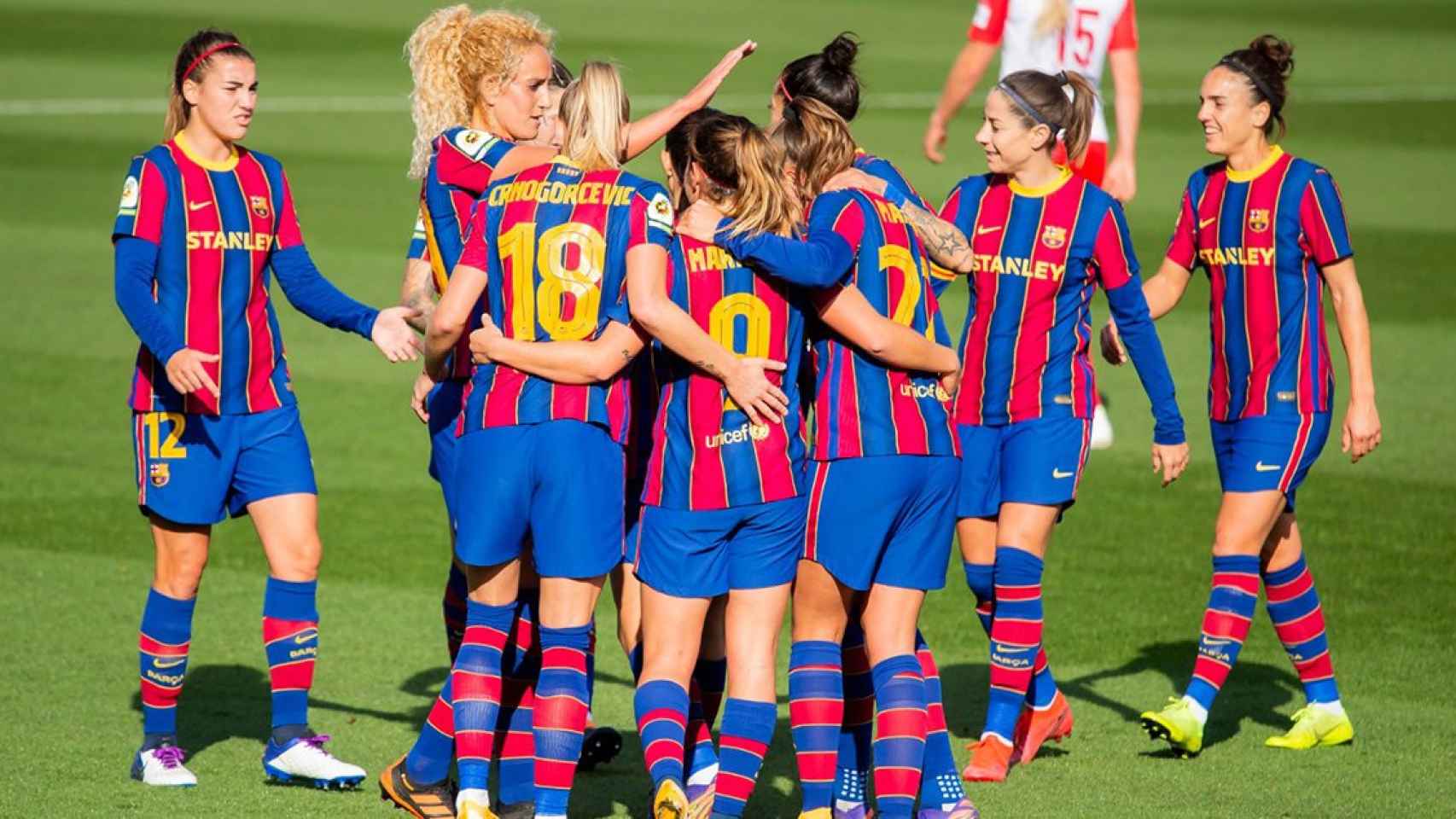 El Barça Femenino gana por 9 a 0 al Santa Teresa / FC BARCELONA