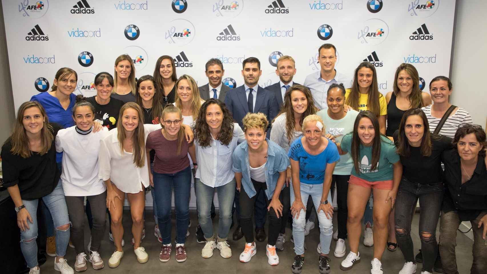Una foto de las capitanas de los equipos de Primera División en una reunión de la AFE / AFE