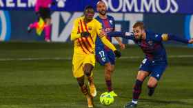 Dembelé protagoniza una acción de ataque contra el Huesca / FCB
