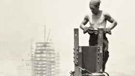 'On The Hoist'. Empire State Building, 1931. Una de las fotografías expuestas en la exposición de Barcelona / LEWIS HINE