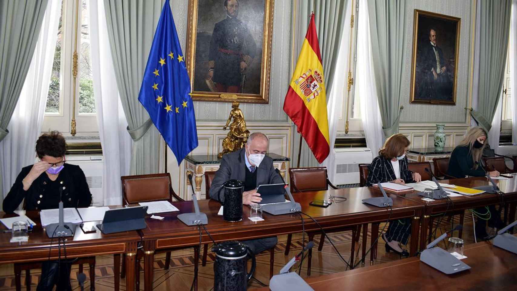 Reunión del Consejo de Lenguas donde se aprobaron las pautas lingüísticas para la Administración General del Estado: Gobierno y Generalitat