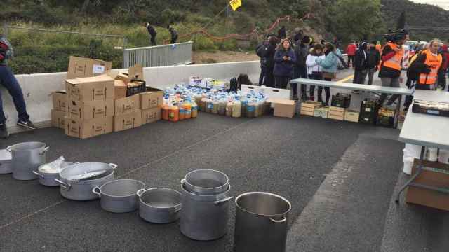 Corte de la autopista causado por Tsunami Democràtic / @tsunami_dem