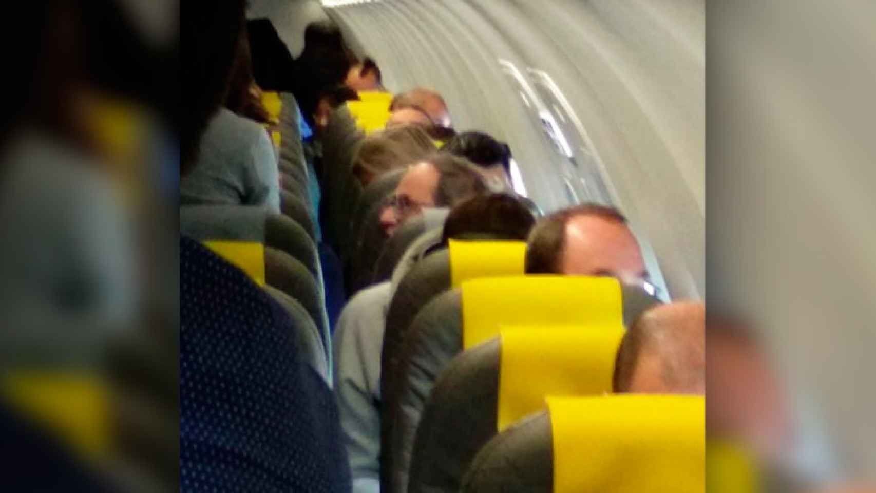 El presidente catalán, Quim Torra, volando a Bruselas (Bélgica) ayer / CG