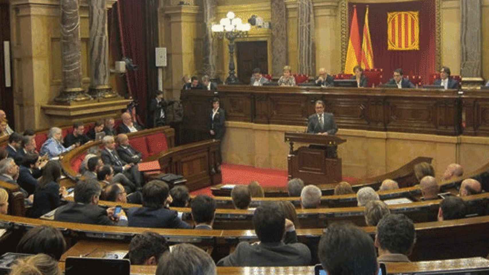 El presidente en funciones de la Generalitat, Artur Mas, pide su investidura al Parlament