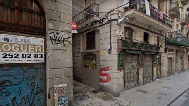 Calle Princesa, en Ciutat Vella, barrio donde actuaba la presunta ladrona de vehículos / GOOGLE MAPS