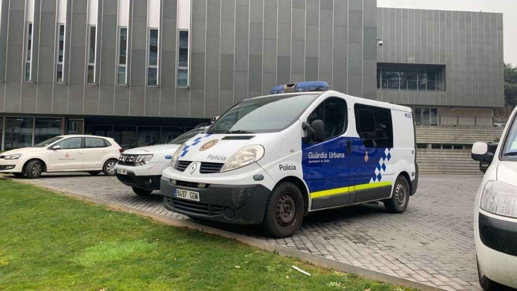 Comisaría de la policía local de Lleida, donde un joven ha sido detenido por herir presuntamente a otro con un cristal / EP