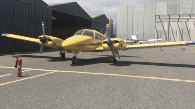 La avioneta desparecida, una Piper Seneca, en una imagen de archivo / AEROCLUB DE REUS