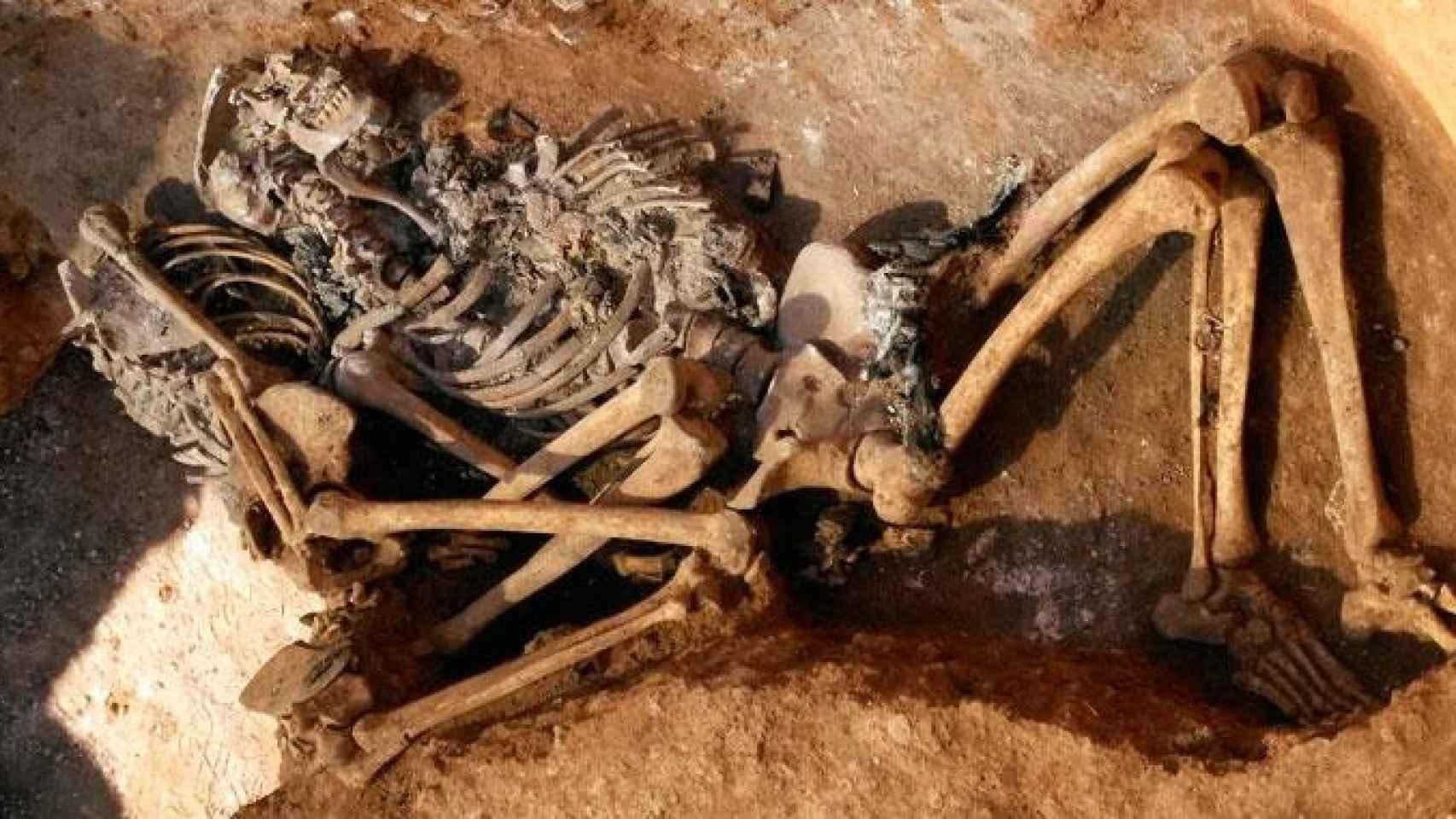 Los restos óseos hallados en la fosa de Barcelona / EUROPA PRESS