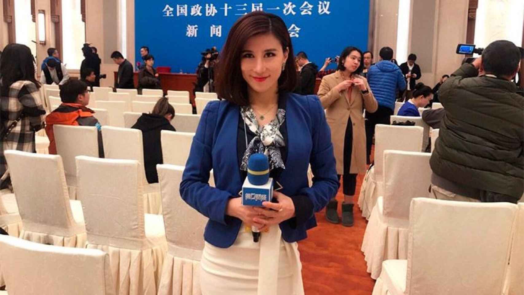 Una periodista china en el Palacio del Pueblo de Pekín, donde hace pocos días se celebró la Asamblea Nacional Popular