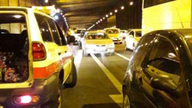 Los coches atascados en las rondas de Barcelona tras el atentado / Cruz Roja