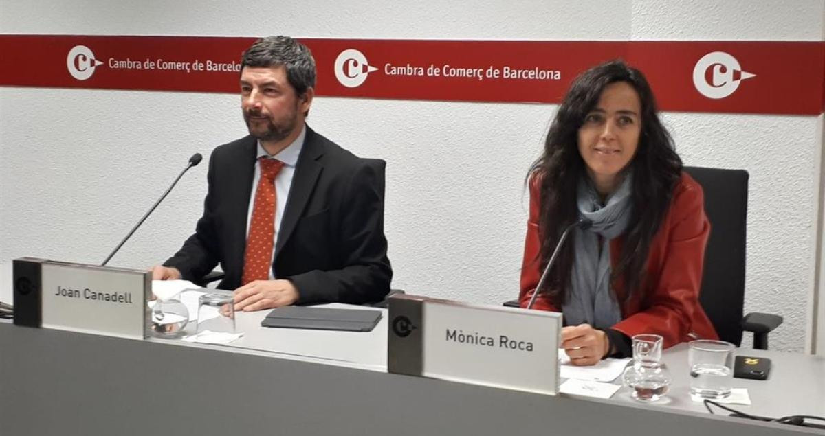 Mònica Roca, presidenta de la Cámara de Comercio de Barcelona, y su antecesor y ahora diputado de JxCat, Joan Canadell, en una imagen de archivo / EP