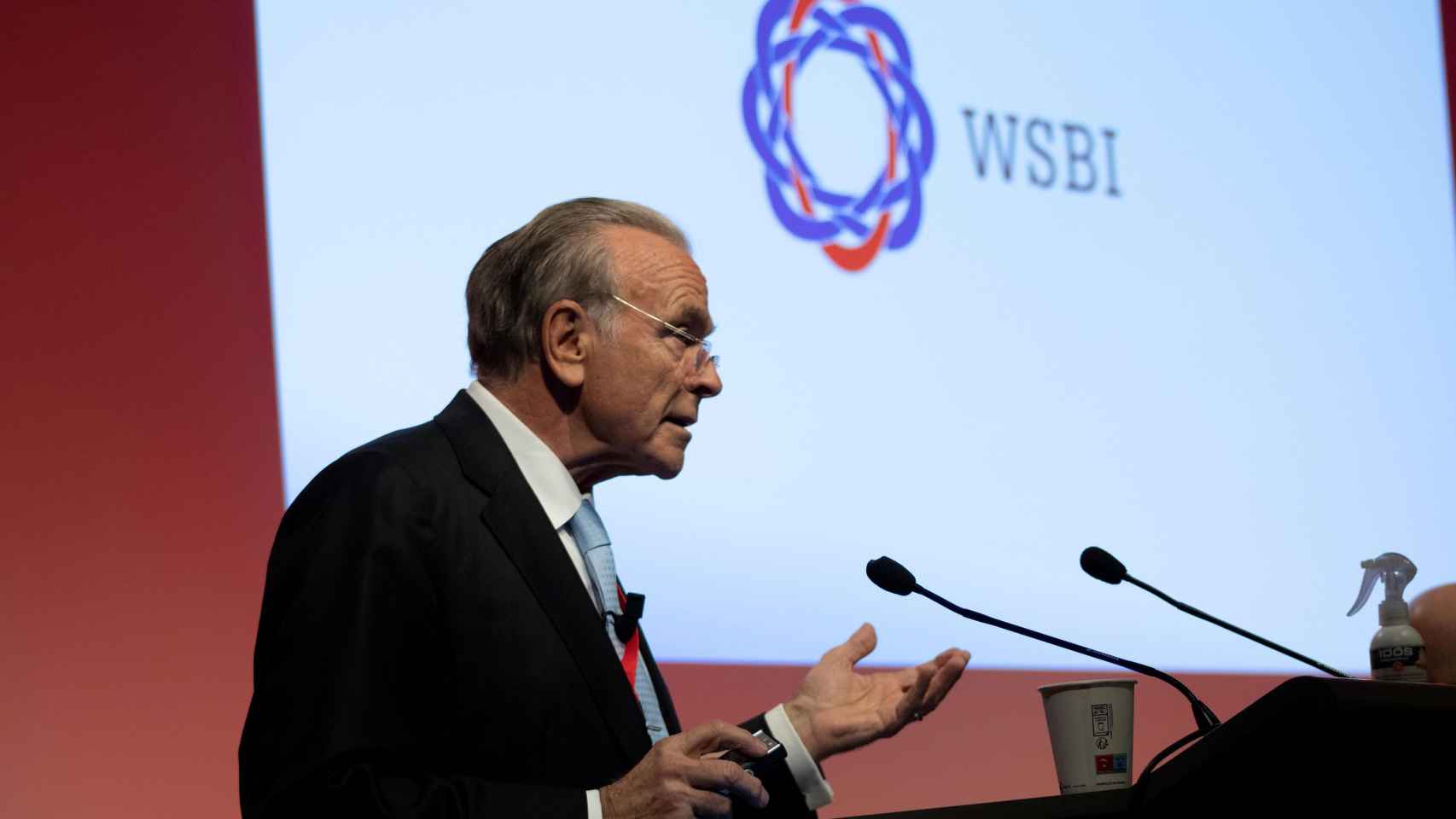 Isidro Fainé, durante su intervención en la Asamblea de WSBI posterior a su reelección como presidente