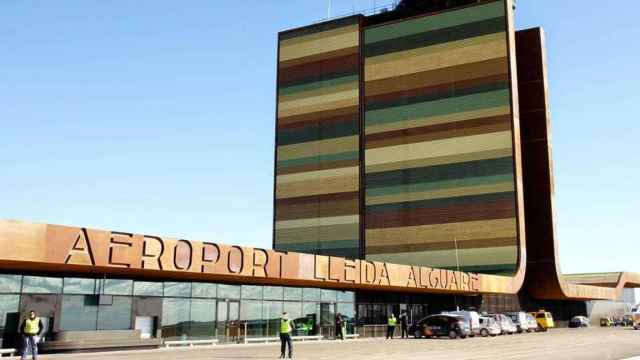 El aeropuerto de Lleida-Alguaire, por donde pasaron casi 35.000 pasajeros en 2018 y se prepara para la nueva temporada / EFE