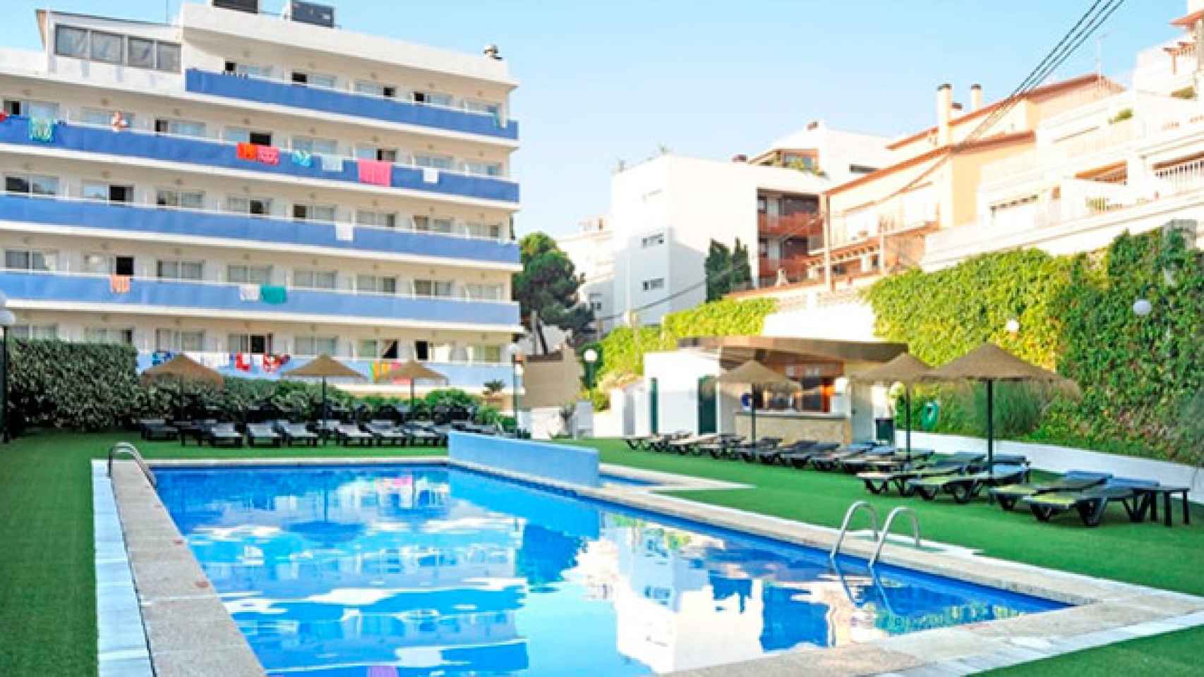 Zona de piscina del Hotel Montevista de Lloret de Mar, comprado por BlueSea / CG