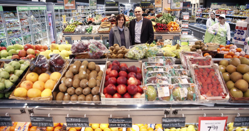 Anna Sorli y Josep Figueras en un supermercado de la cadena / GRUPO SORLI