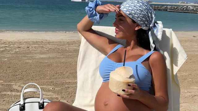 Georgina Rodríguez posa embarazada desde las playas de Dubái /INSTAGRAM