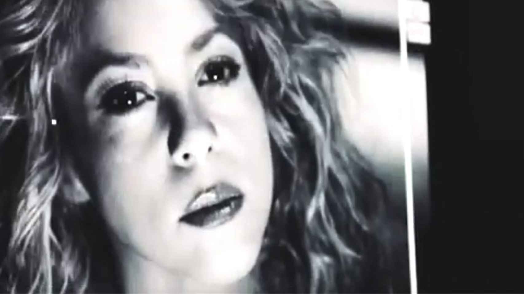 Shakira, en una fotografía en blanco y negro / INSTAGRAM
