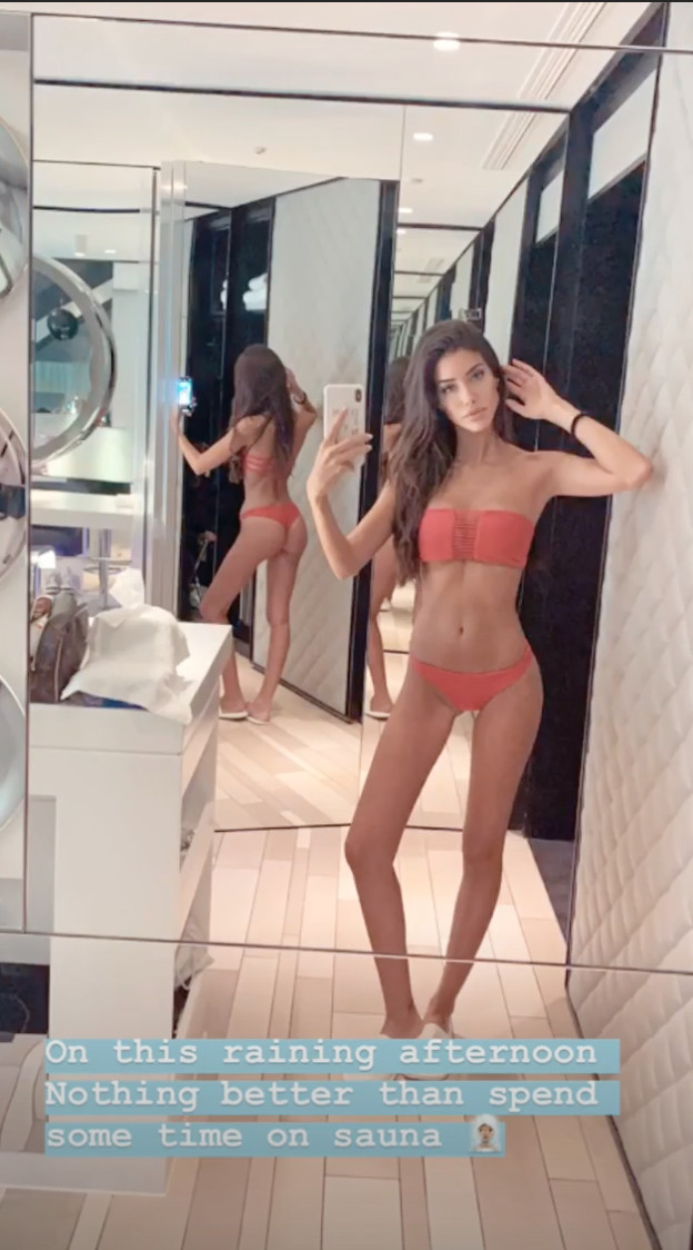 Nadia Avilés en bikini
