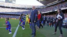 Carles Naval, homenajeado en el Camp Nou / FC Barcelona