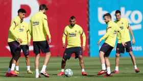 Los futbolistas del Barça en un entrenamiento / EFE