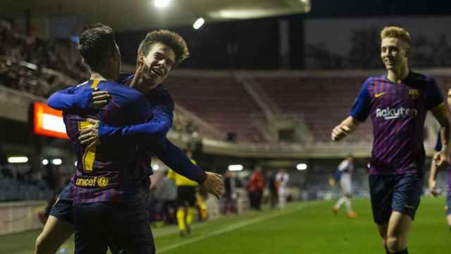 Los futbolistas del Barça B celebran un tanto / EFE