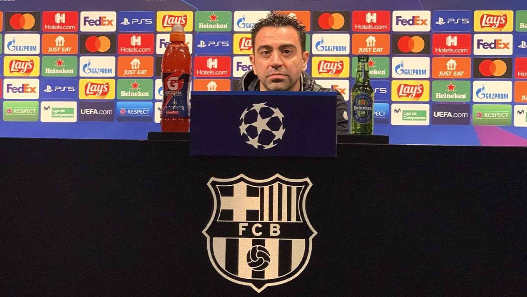 Xavi Hernández, en la sala de prensa del Camp Nou: Nos queda una bala / CULEMANIA