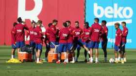Los jugadores del Barça en un entrenamiento a las órdenes de Koeman / FCB