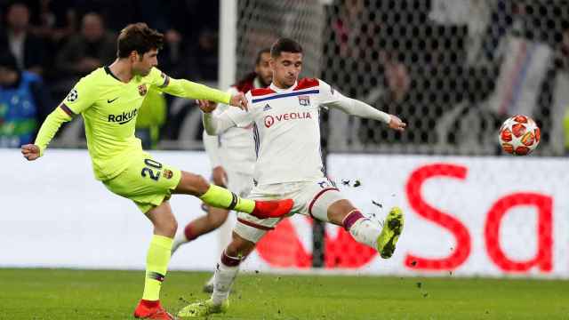 Sergi Roberto en acción durante el partido contra el Olympique de Lyon / EFE