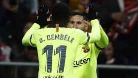 Dembelé y Messi celebran un gol / EFE